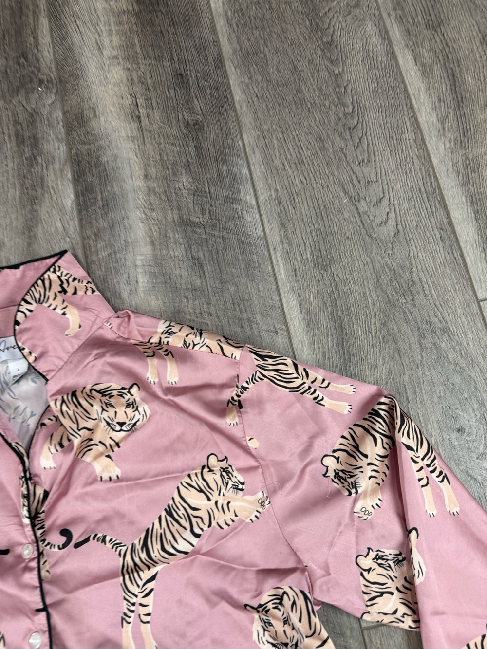 Averie Pink Tiger Dalia PJ Set - Picture 3 of 11